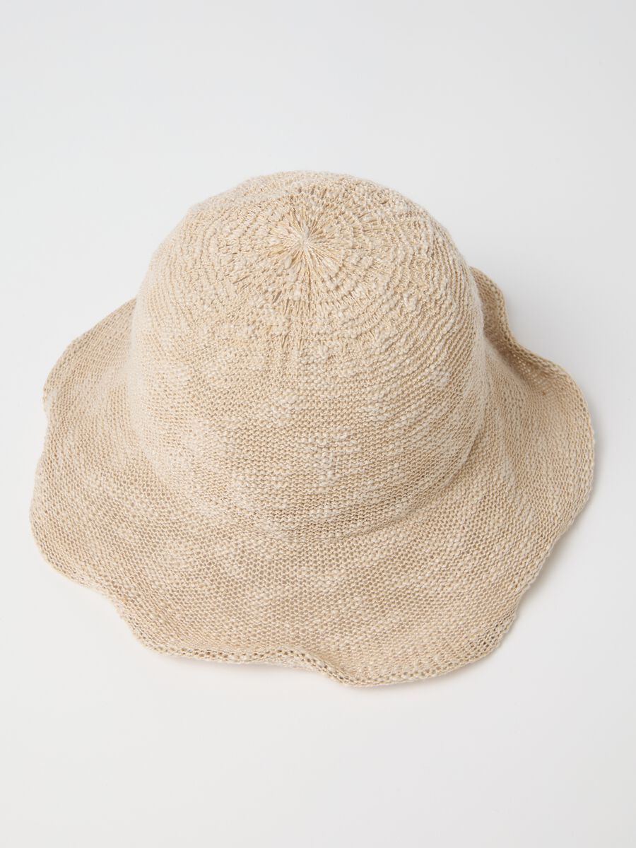 Beige cloche hat with knitted design_2