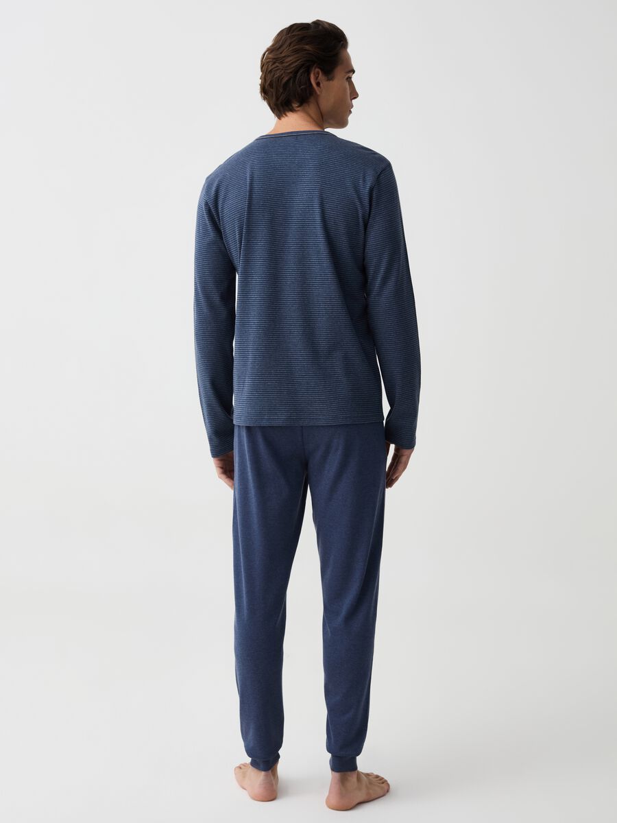 Long pyjamas with thin striped top_2