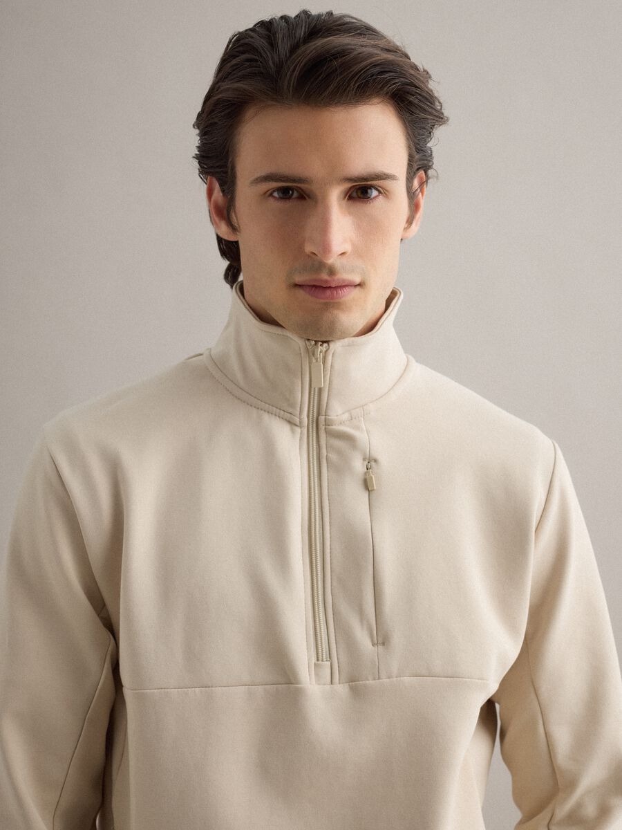 Felpa in misto cotone elasticizzato beige regular fit con mezza zip_3