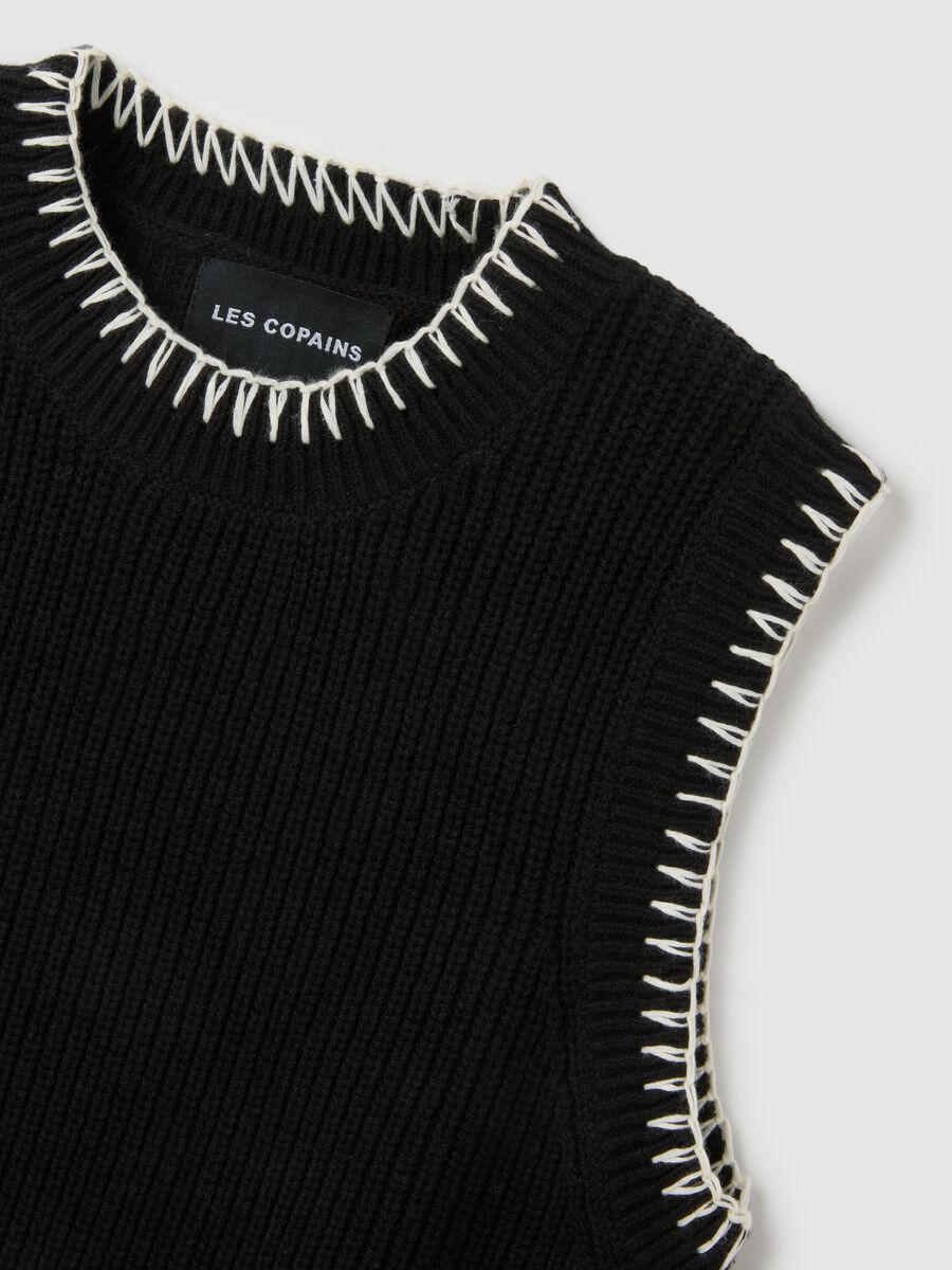 Black Cotton Blend Regular Fit Vest_5