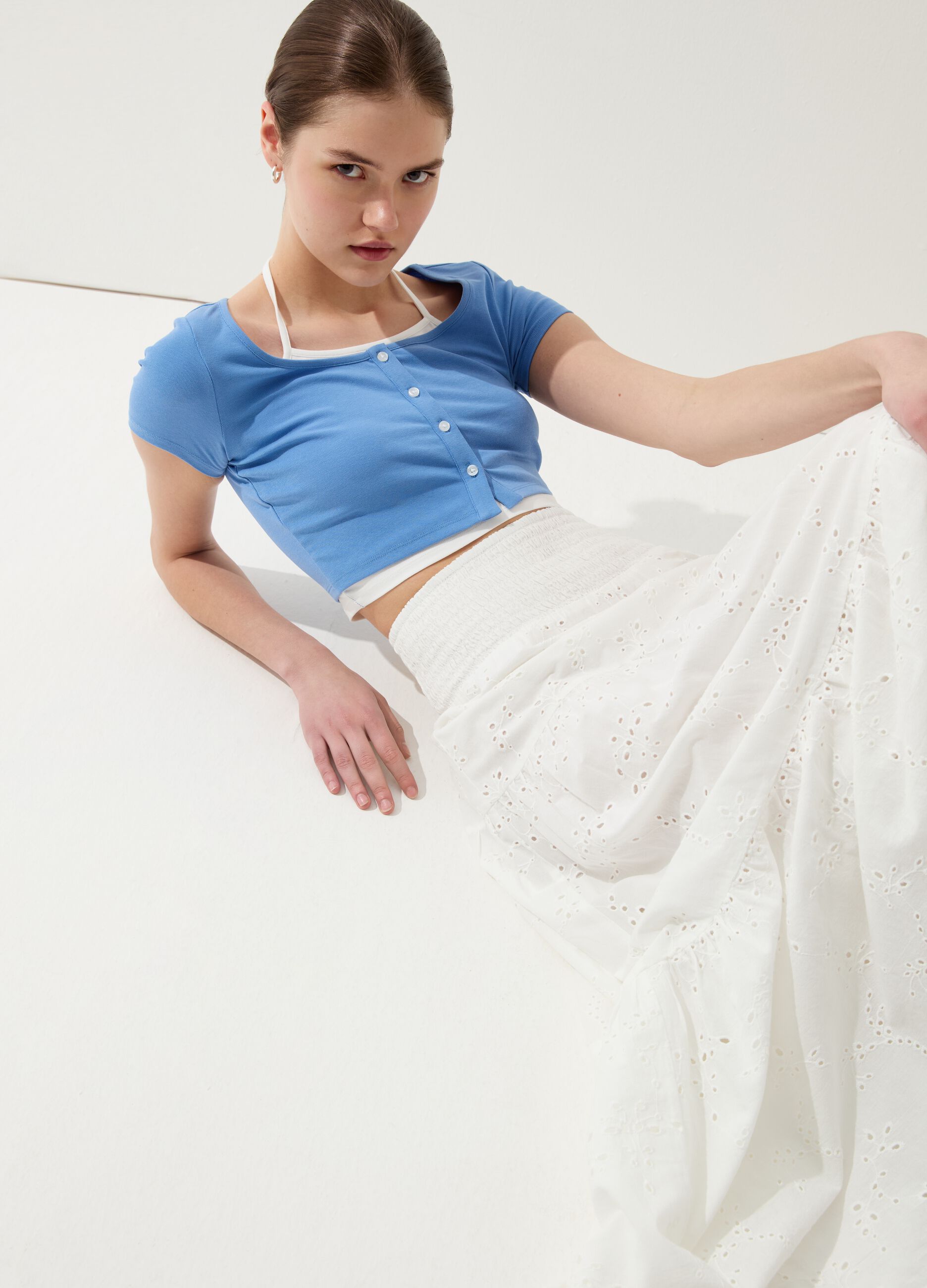 Ovs T-shirt crop con bottoni e canotta interna