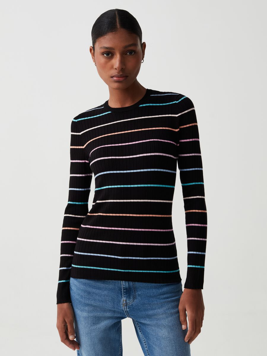 Flat ribbed top with striped pattern_1