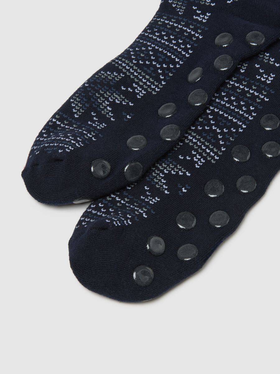 Calze multicolor in cotone elasticizzato con fantasia geometrica_1