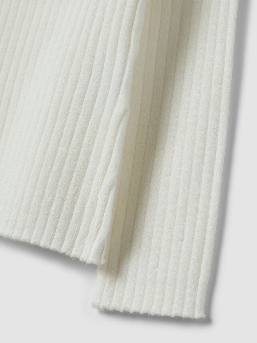 Maglia bianca in misto viscosa a coste con girocollo regular fit_3