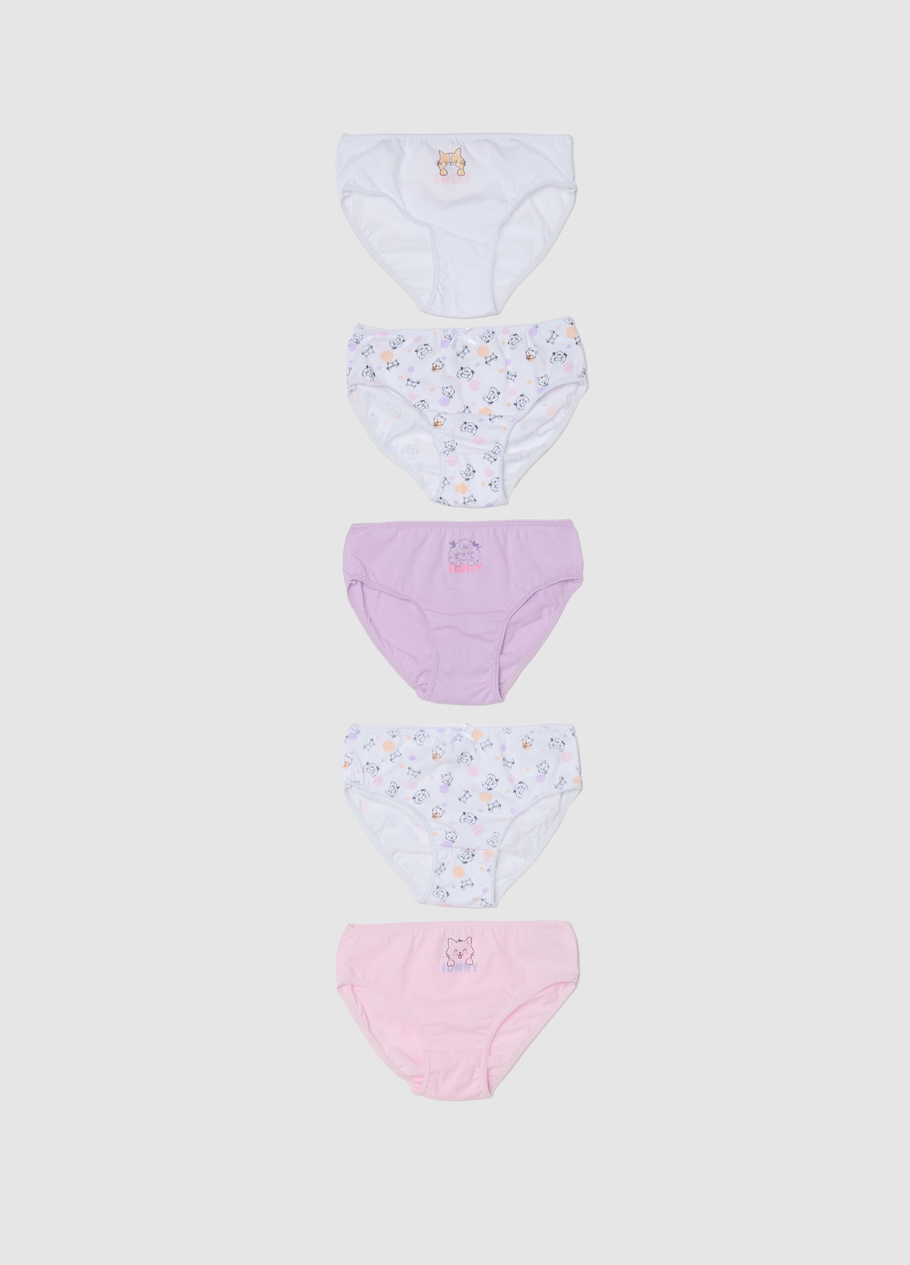 Multipack of comfortable multicolor pure cotton panties for girls