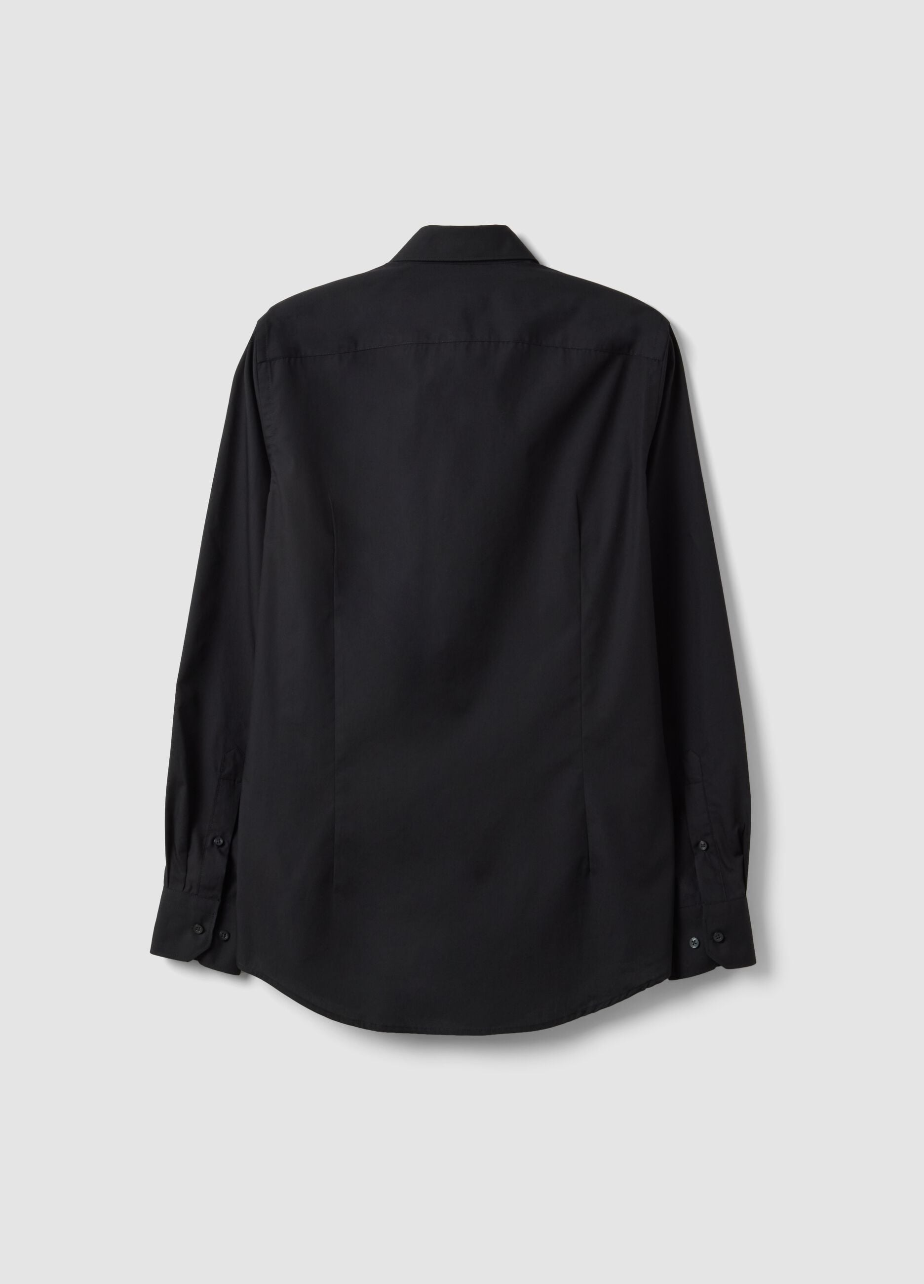 Black slim-fit shirt with classic collar, easy iron