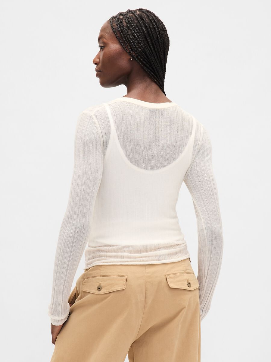 Maglione bianco con trasparenze a maniche lunghe_2