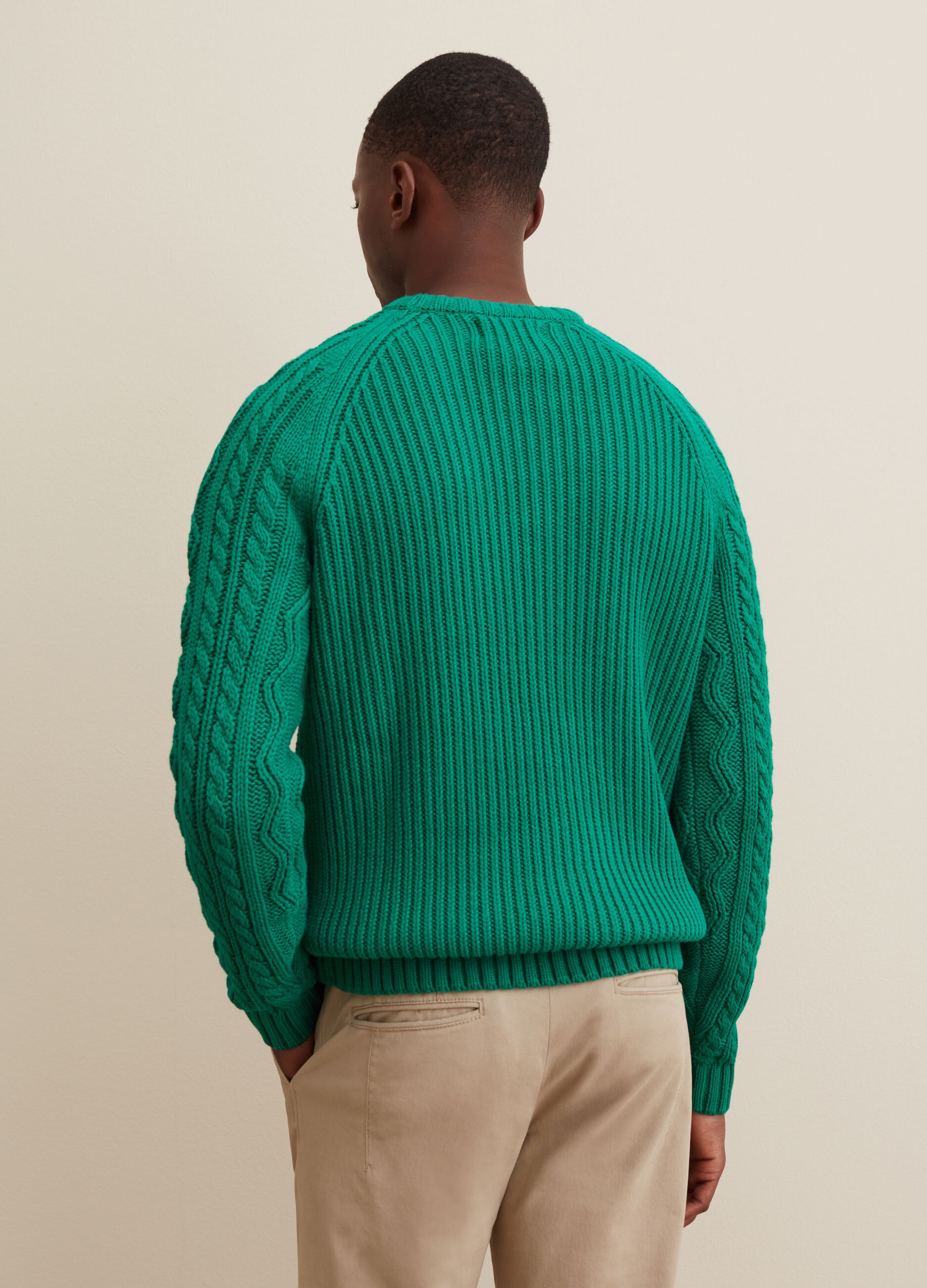 Pullover con maniche raglan_2