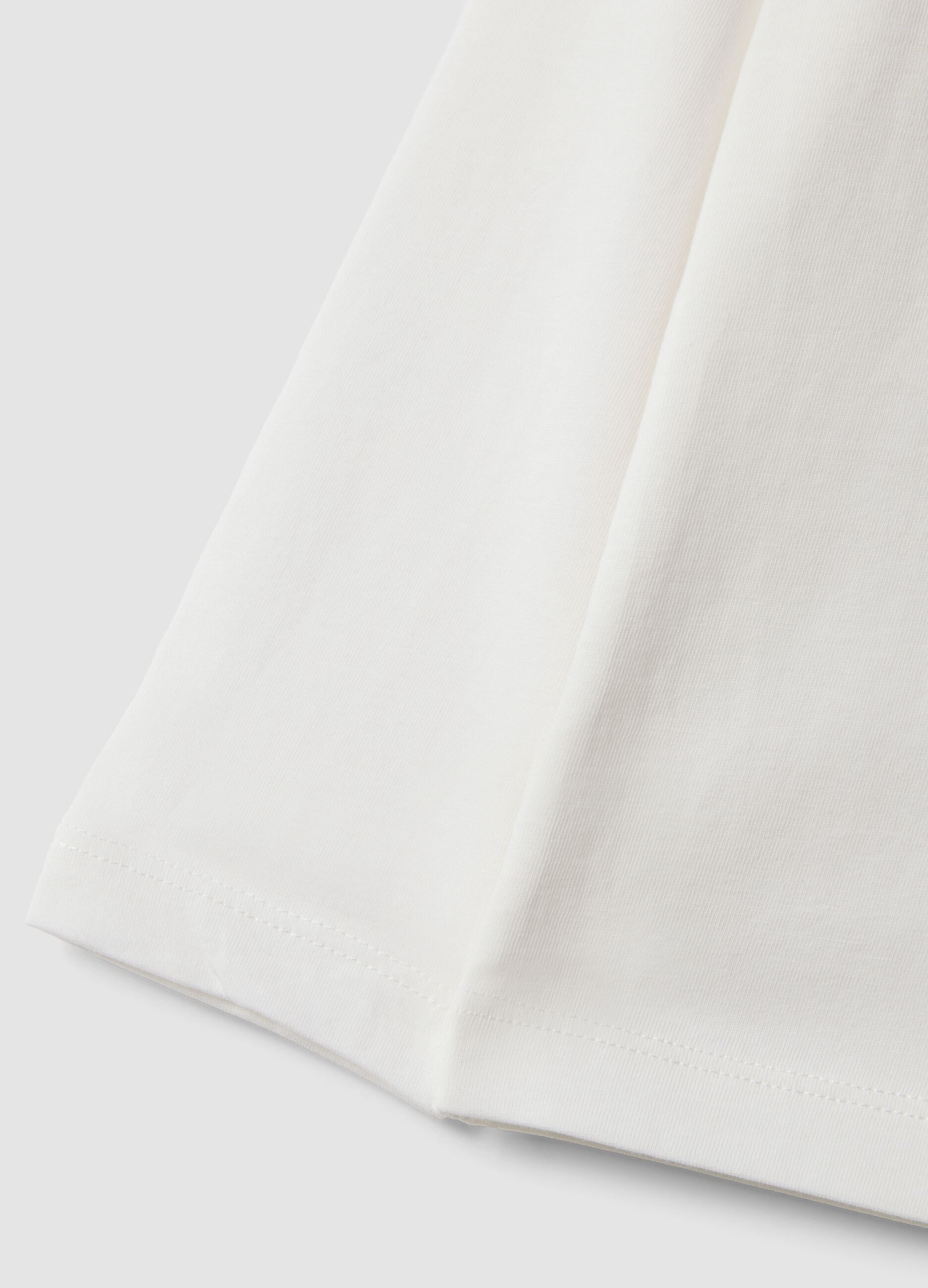 White pure cotton oversized fit T-shirt with skate print for boys
