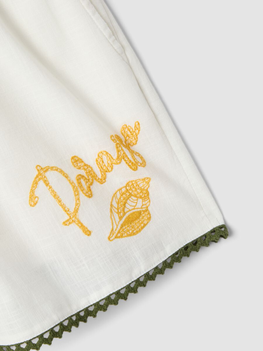 White pure cotton beach shorts with embroidery_1