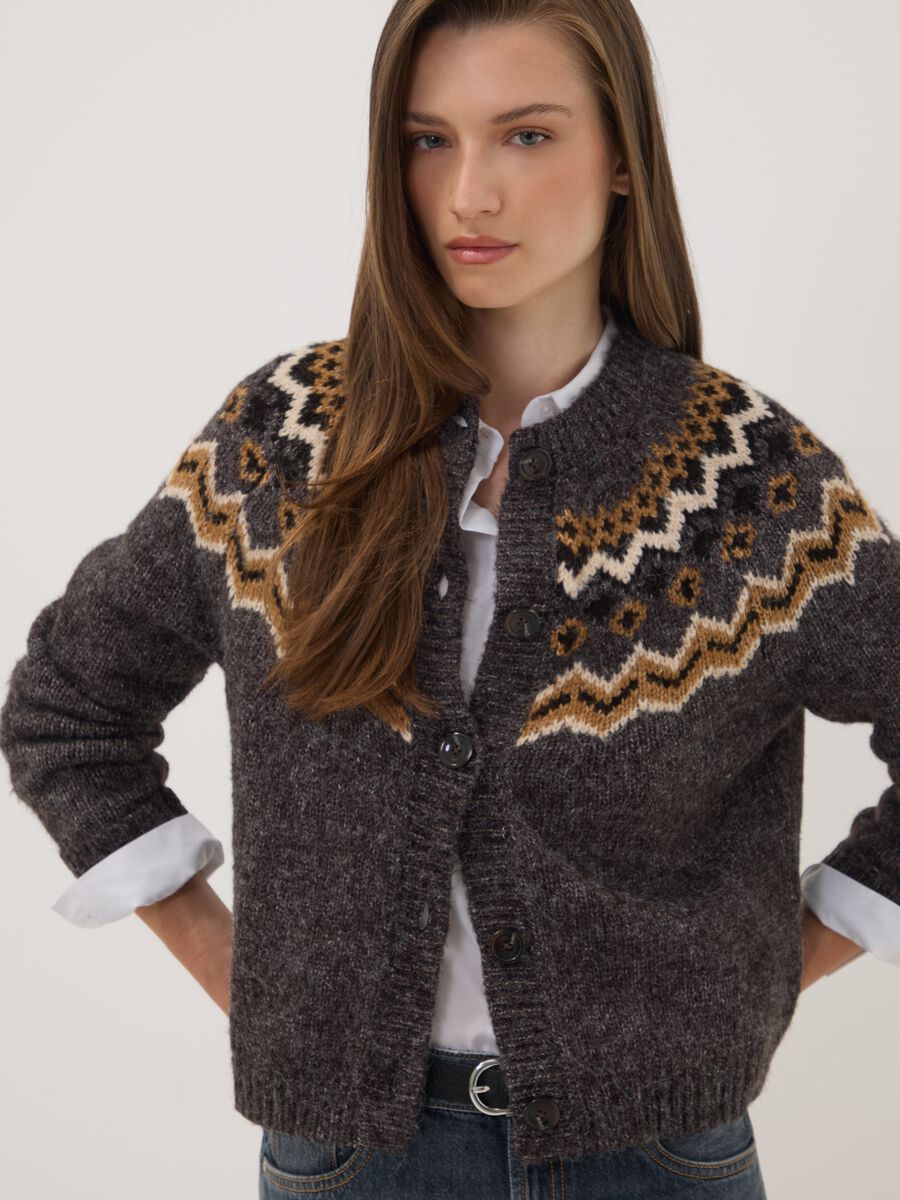 Cardigan grigio girocollo con fantasia jacquard_1