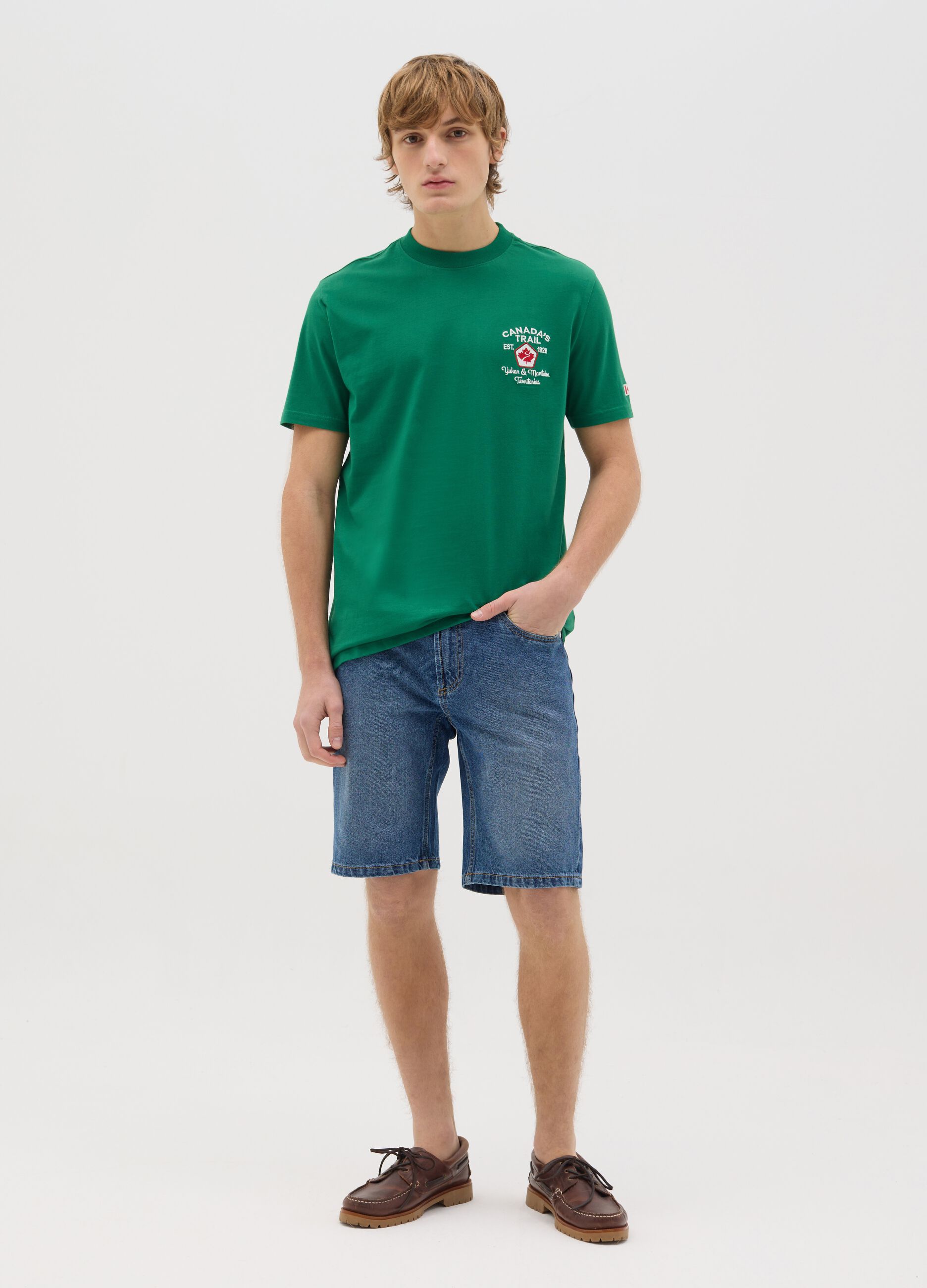 Canada's Trail green T-shirt with embroidery