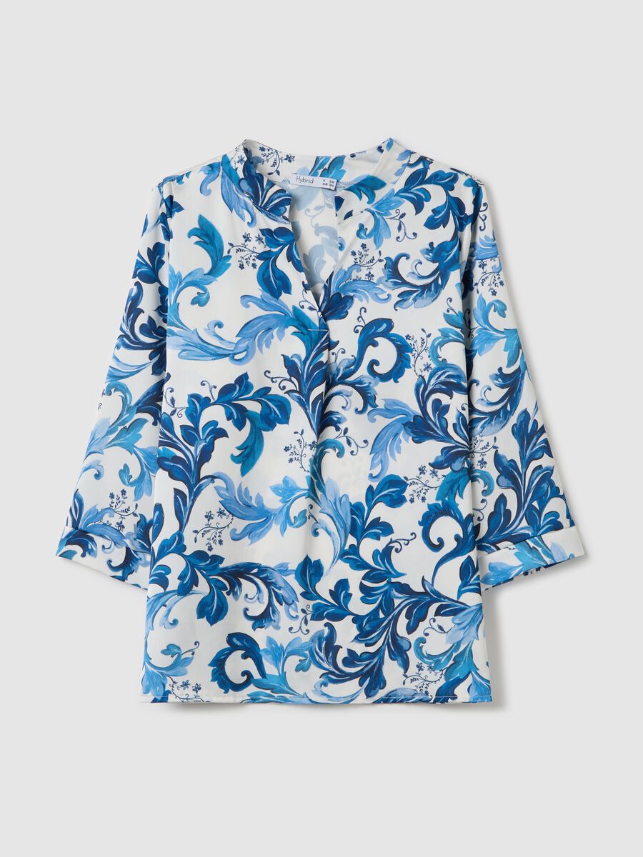 White and blue blouse with print_4