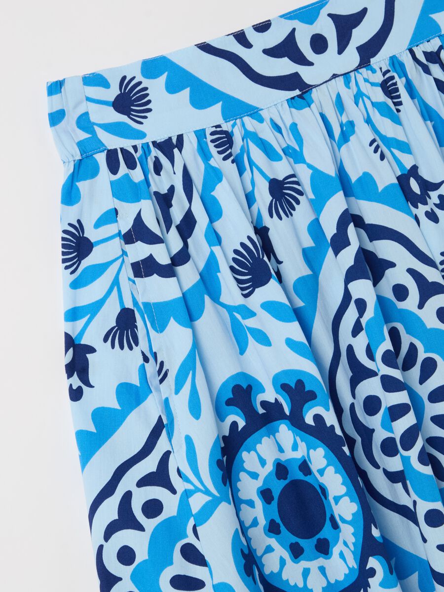 Long skirt with ethnic motif_5