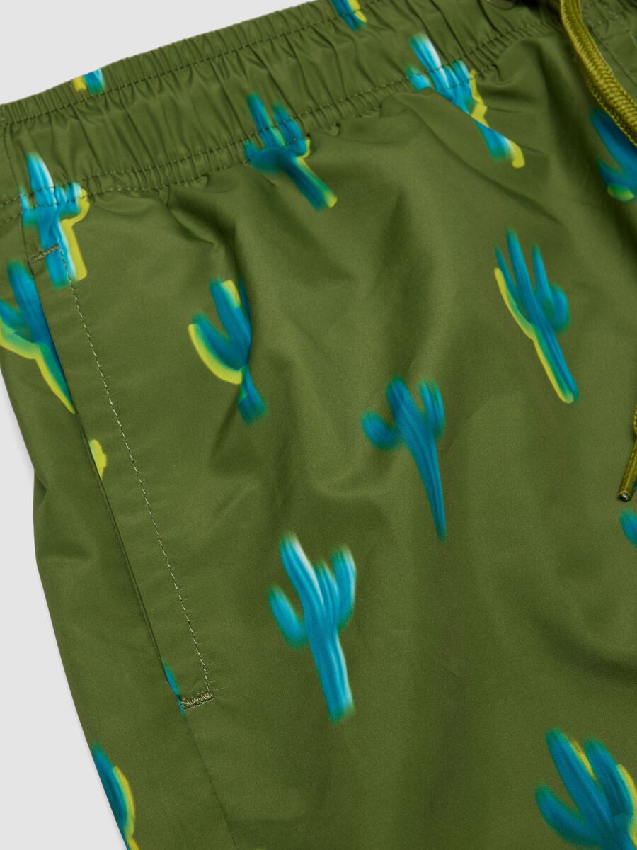 Green cactus-print boys&rsquo; swim shorts_3