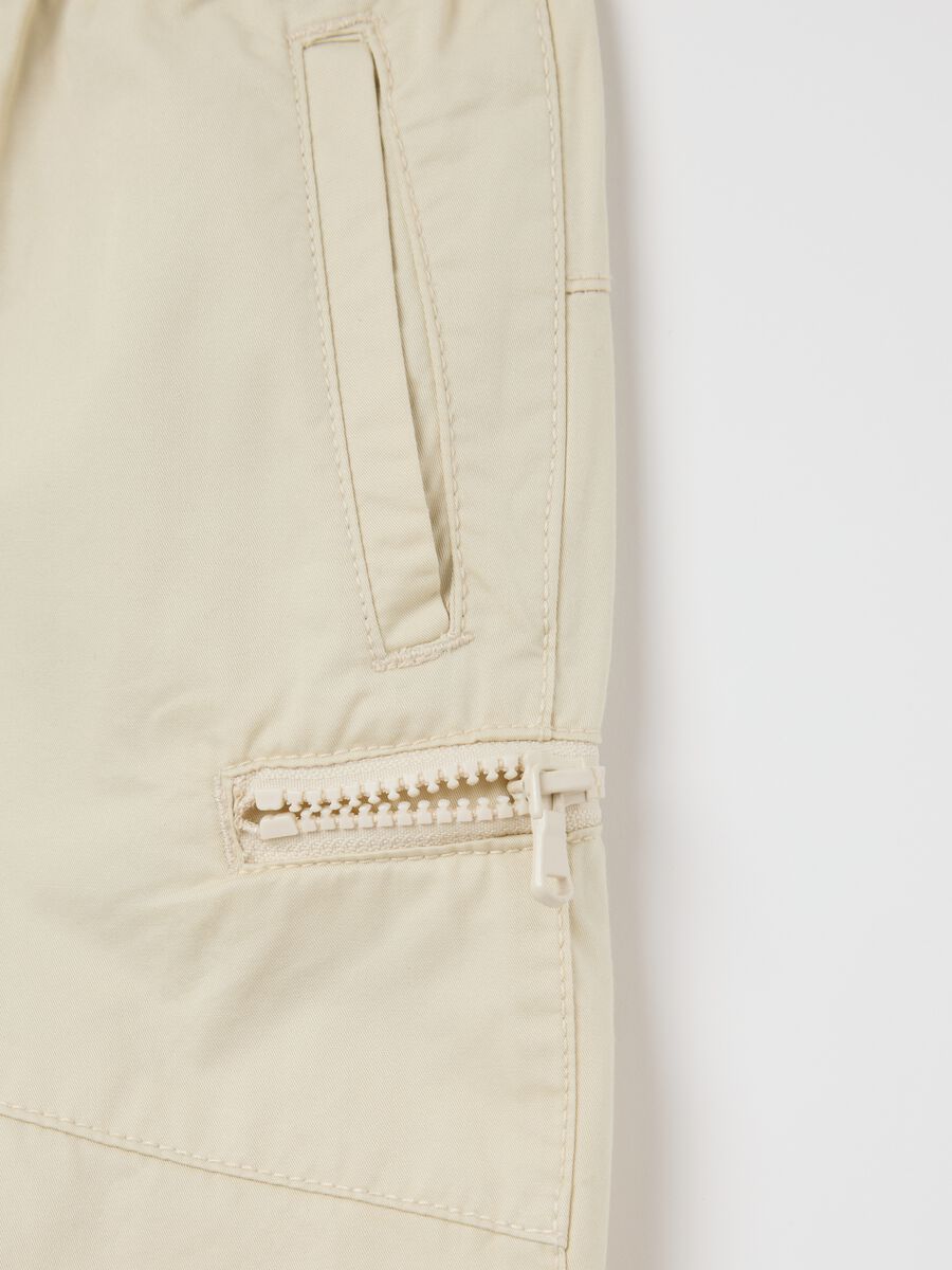 Cargo Bermuda shorts in cotton with drawstring_3