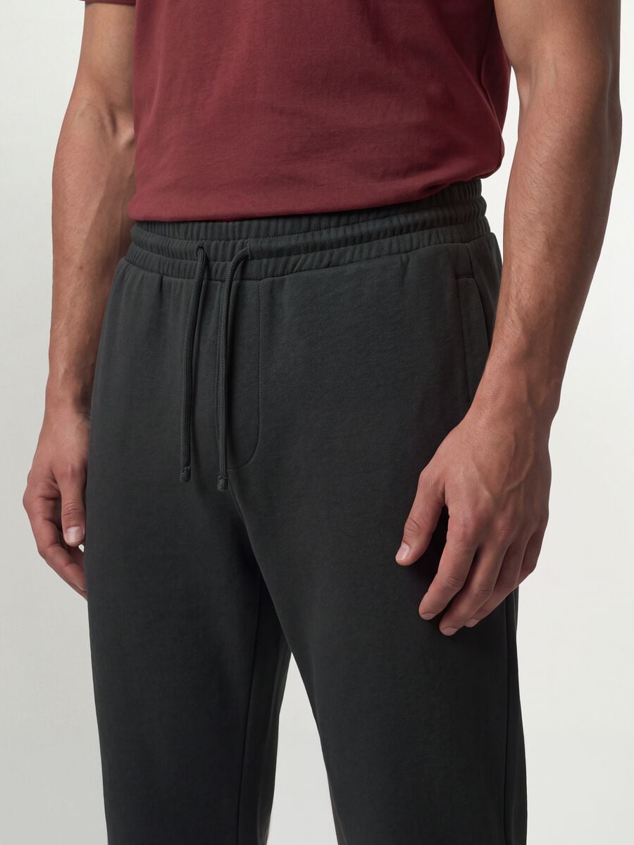 Pantaloni jogger grigio scuro in misto cotone regular fit_4