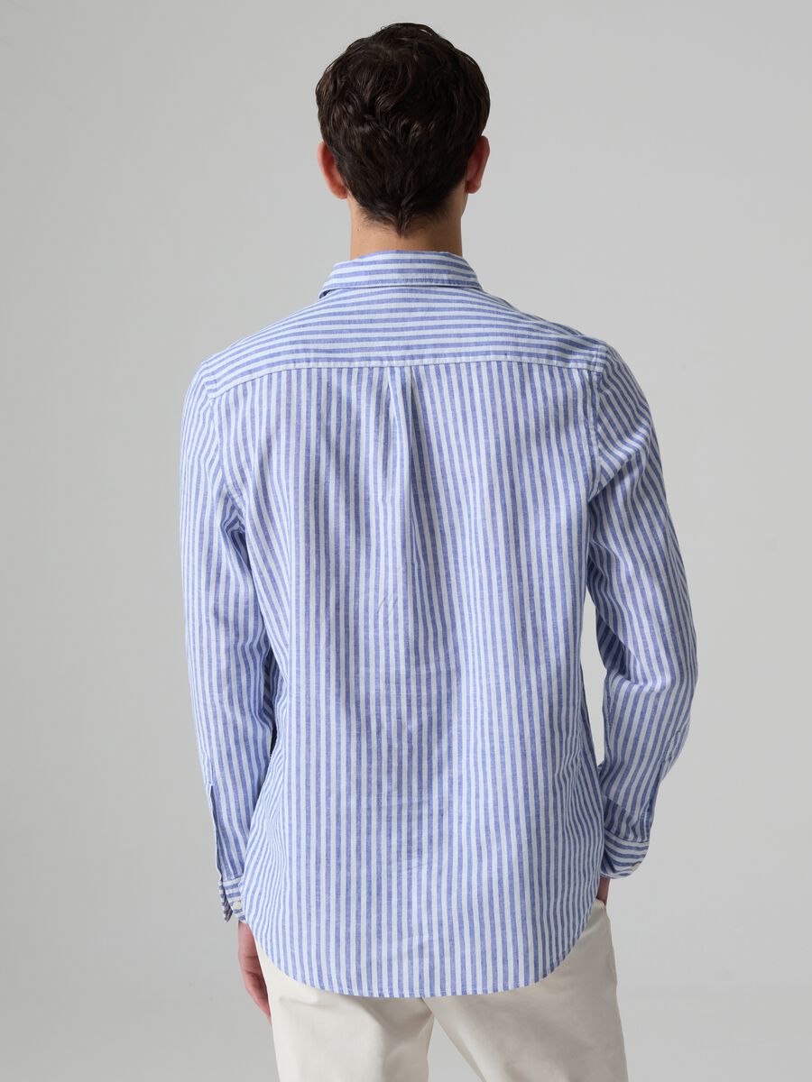 Regular-fit striped shirt with button-down collar_4