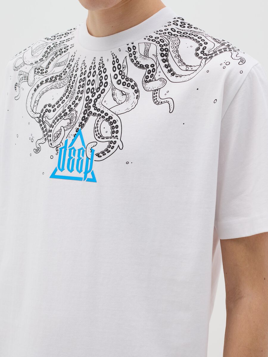 White T-shirt with short sleeves and print_2