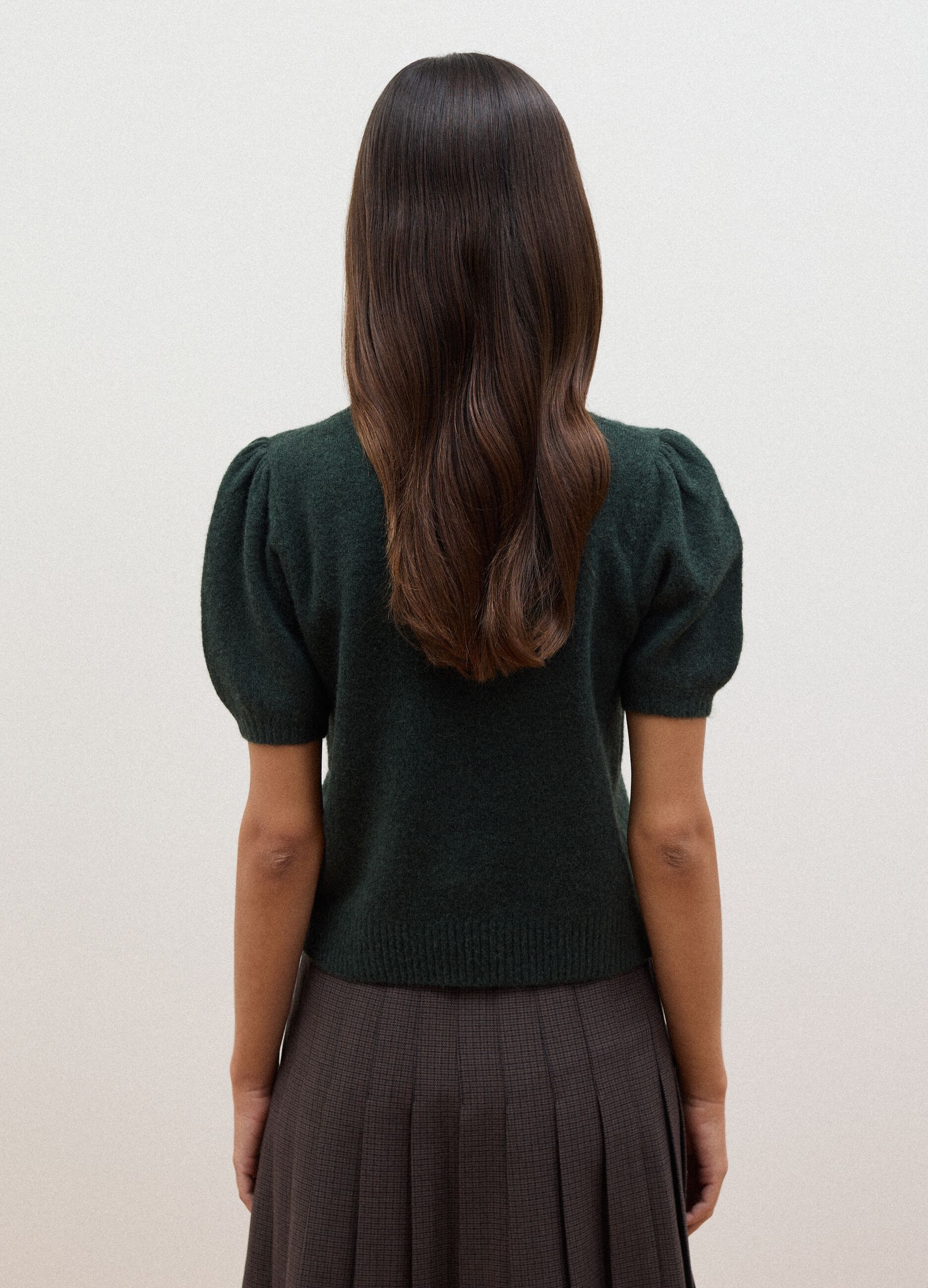 Maglia verde dolcevita in viscosa elasticizzata