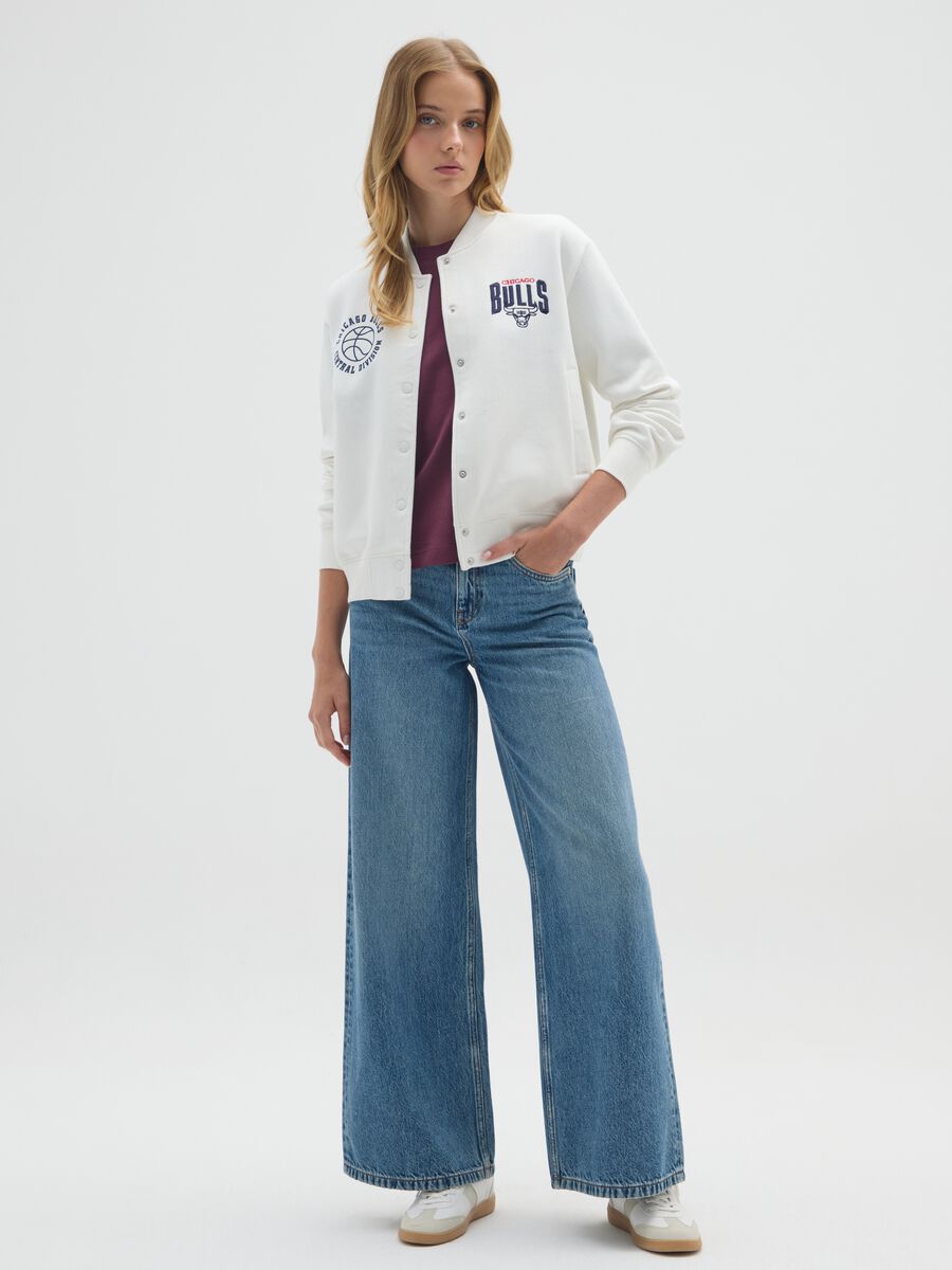 Felpa in misto cotone bianca oversize con stampa Chicago Bulls_1