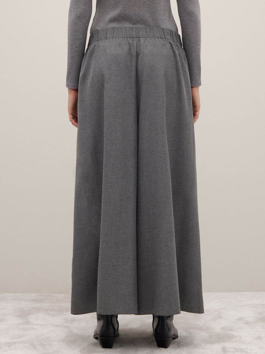 Grey wide-leg trousers with relaxed fit_3