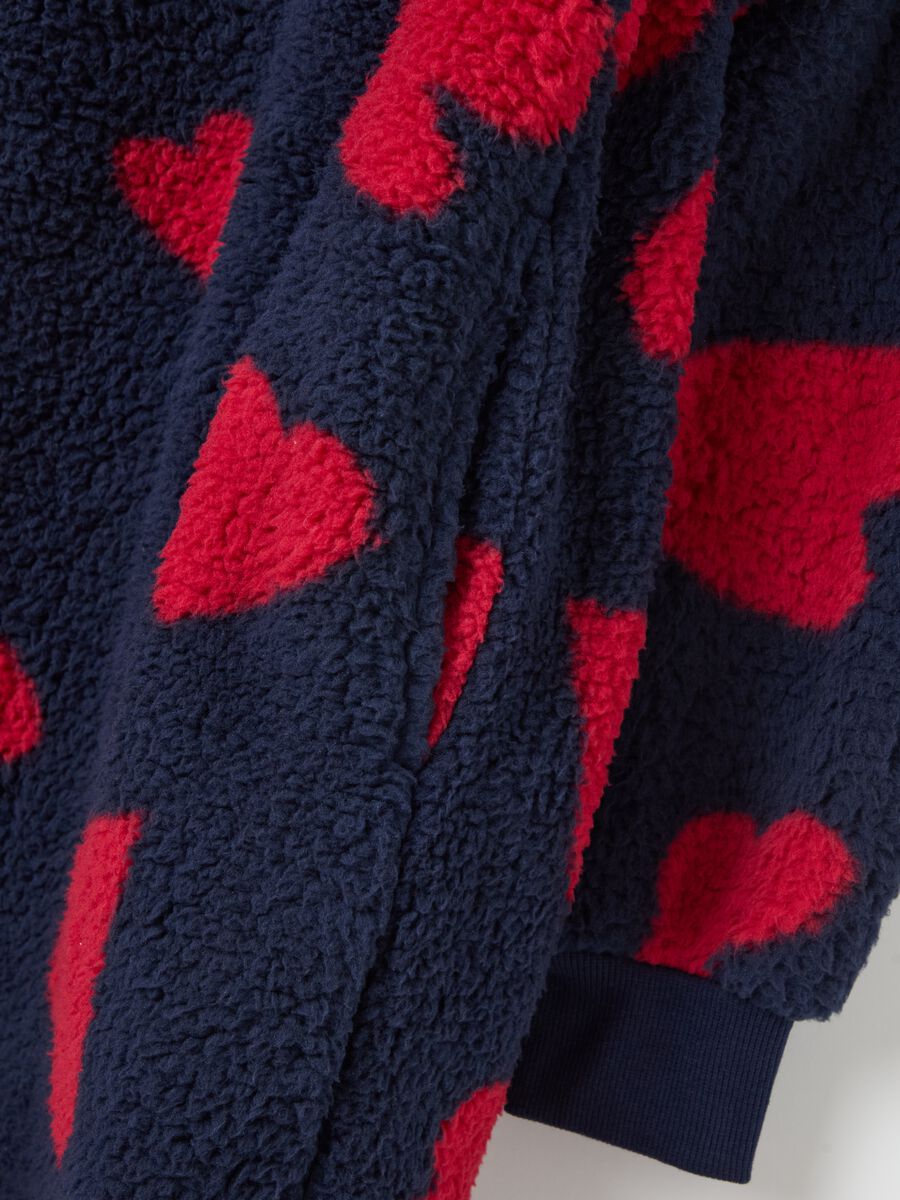 Oversized teddy dressing gown with hearts pattern_5