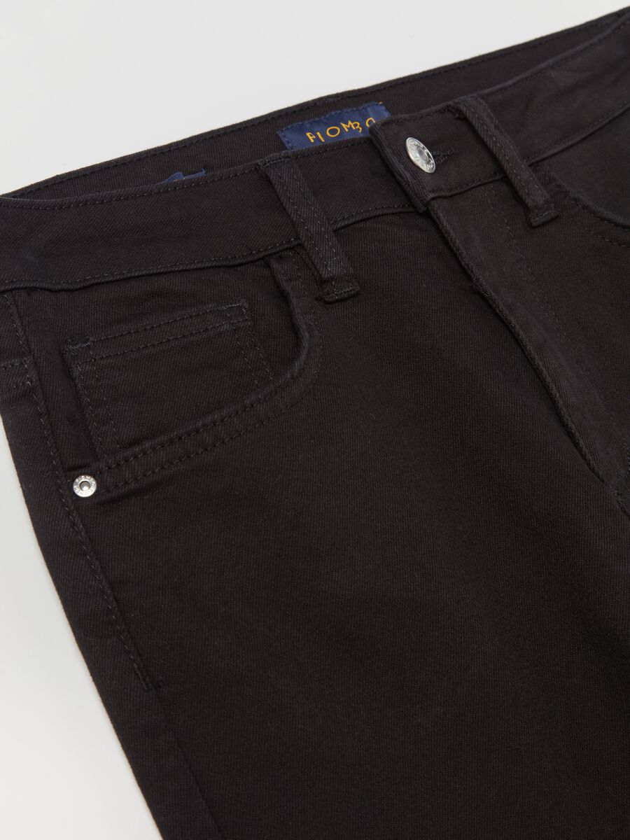 Flare-fit crop jeans with raw edging_5