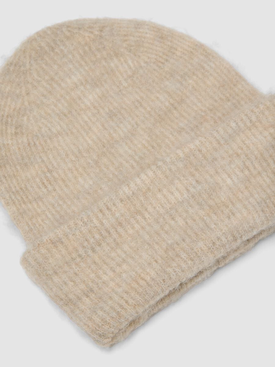 Cappello beige in lana e alpaca elasticizzato_1
