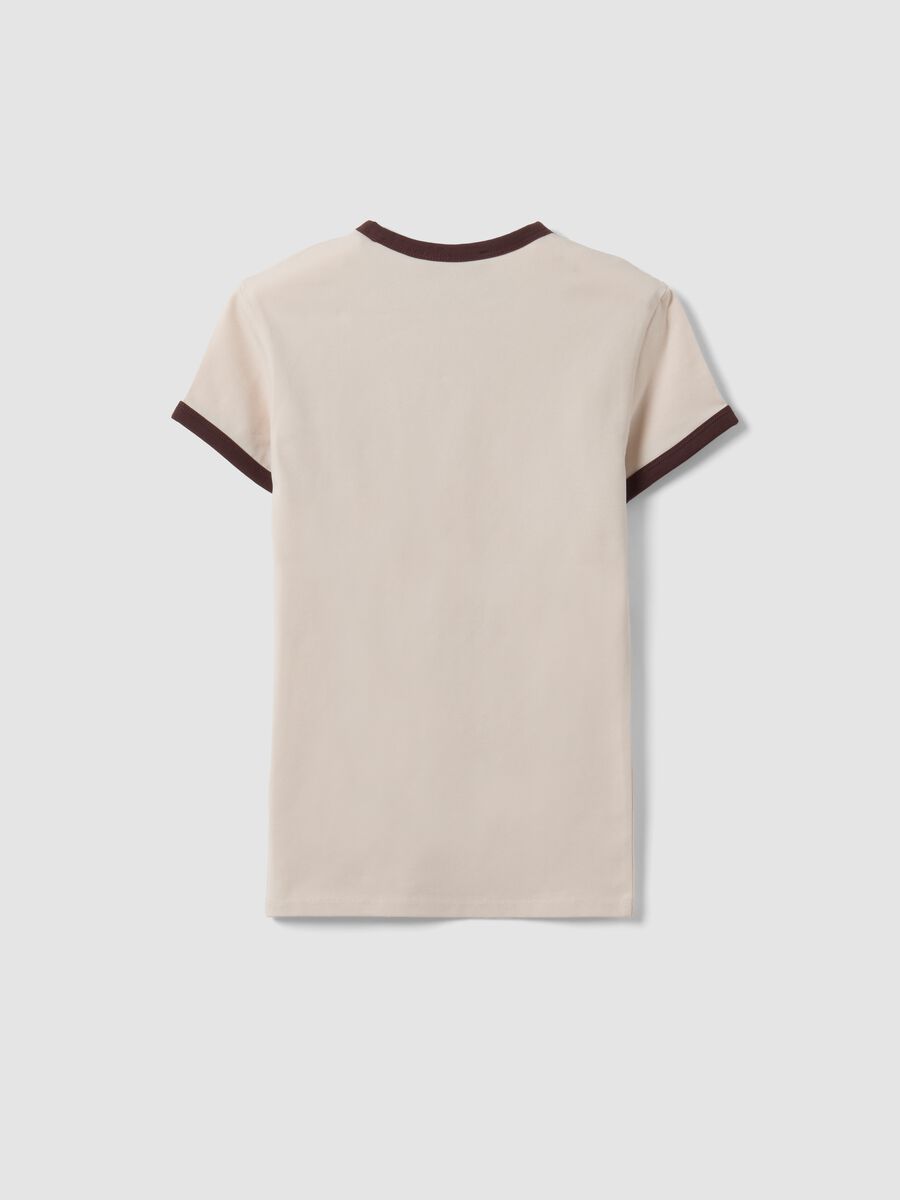 T-shirt beige in cotone elasticizzato con profili a contrasto fitted_2