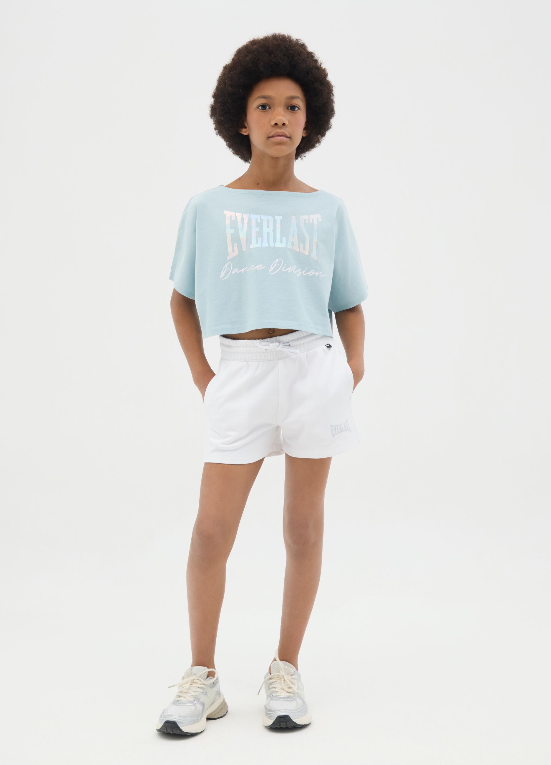 Girls' pure cotton white regular fit shorts with back pockets