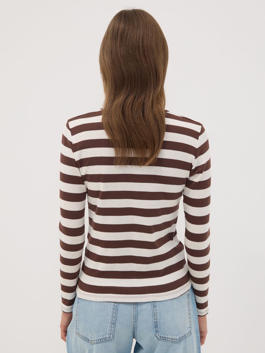 T-shirt bianca a righe in puro cotone con girocollo_3