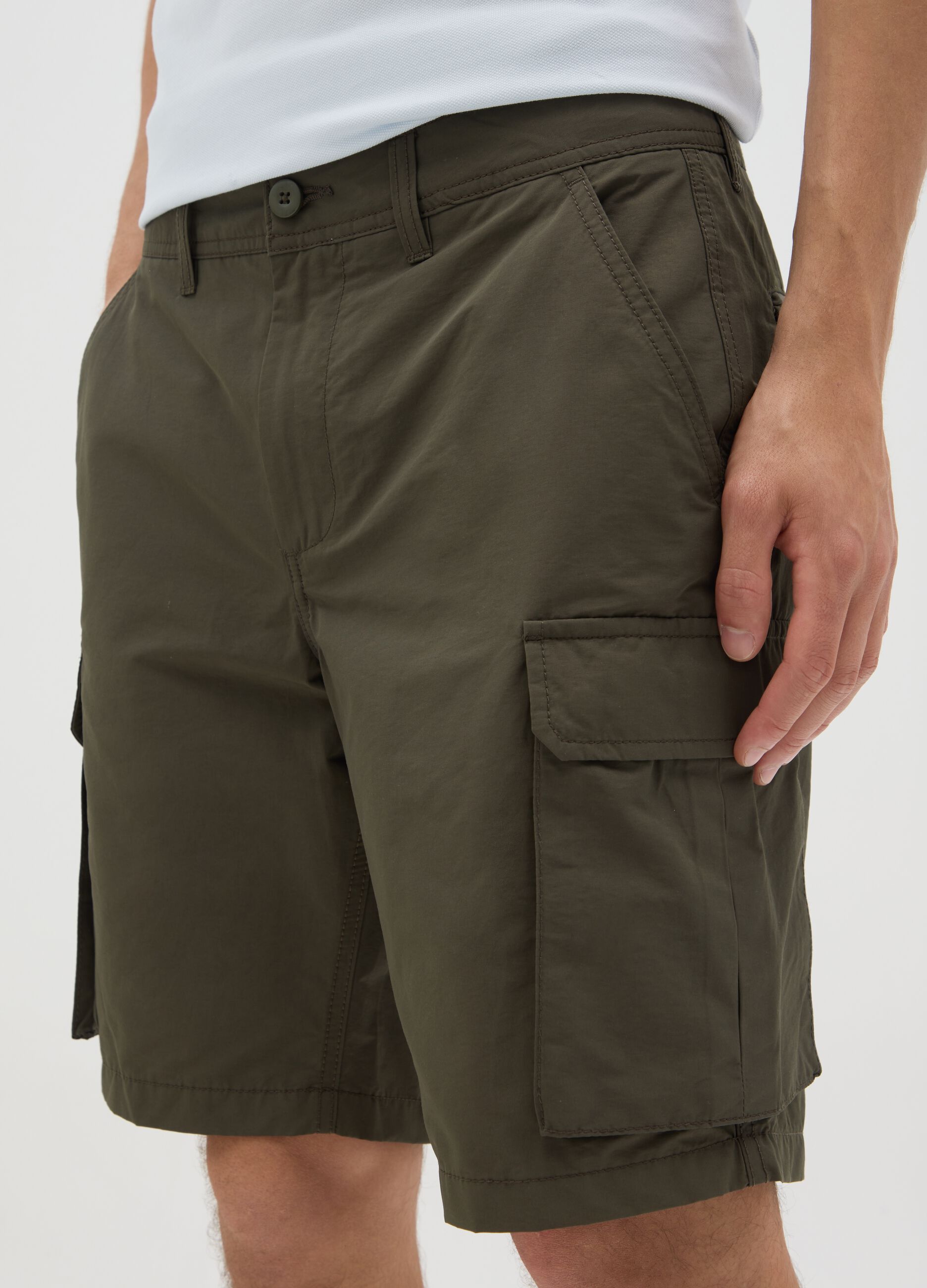 Men's regular fit green cotton blend Bermuda shorts