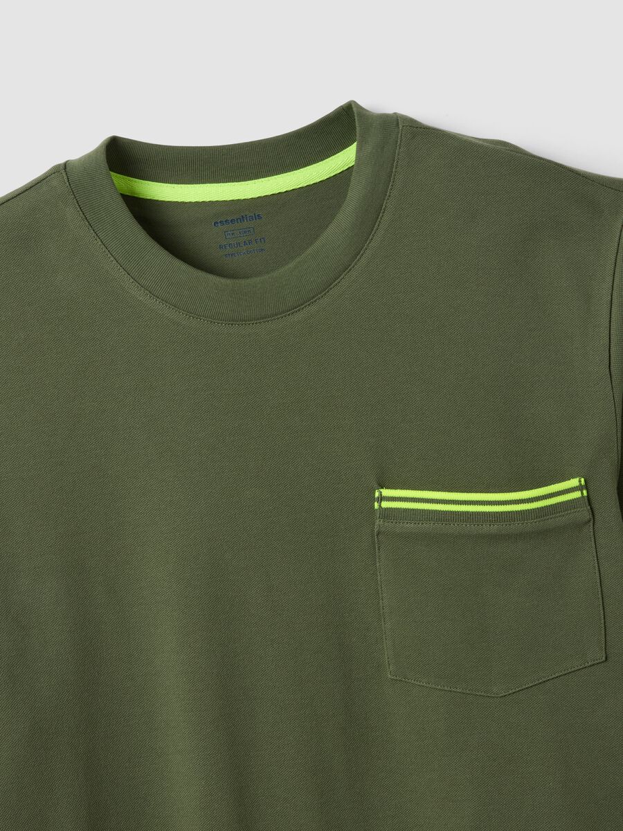 Green stretch cotton T-shirt with chest pocket_5