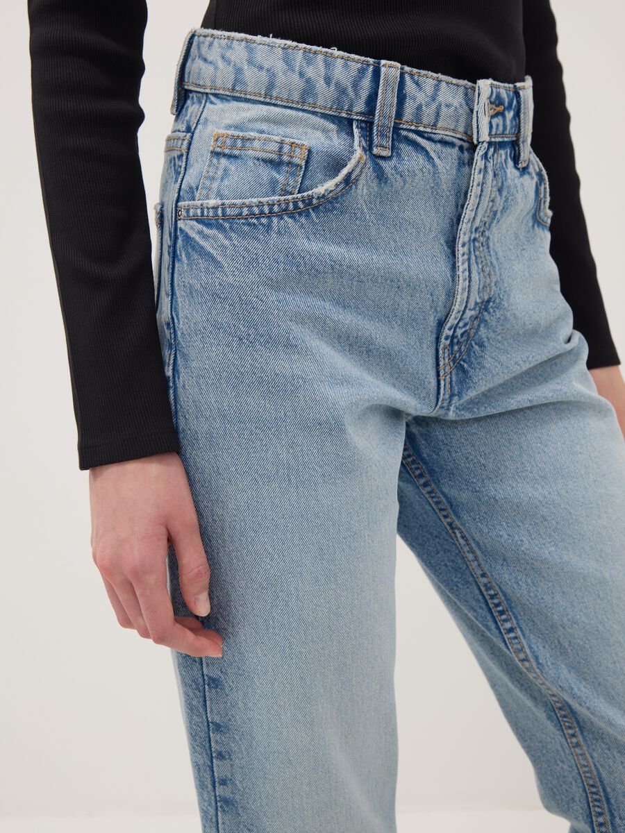 Jeans denim mom fit in puro cotone a vita alta_3
