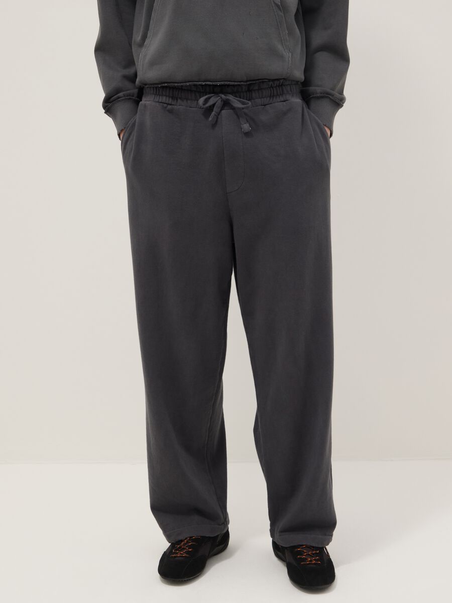 Black Oversized Fit Cotton Blend Trousers_1