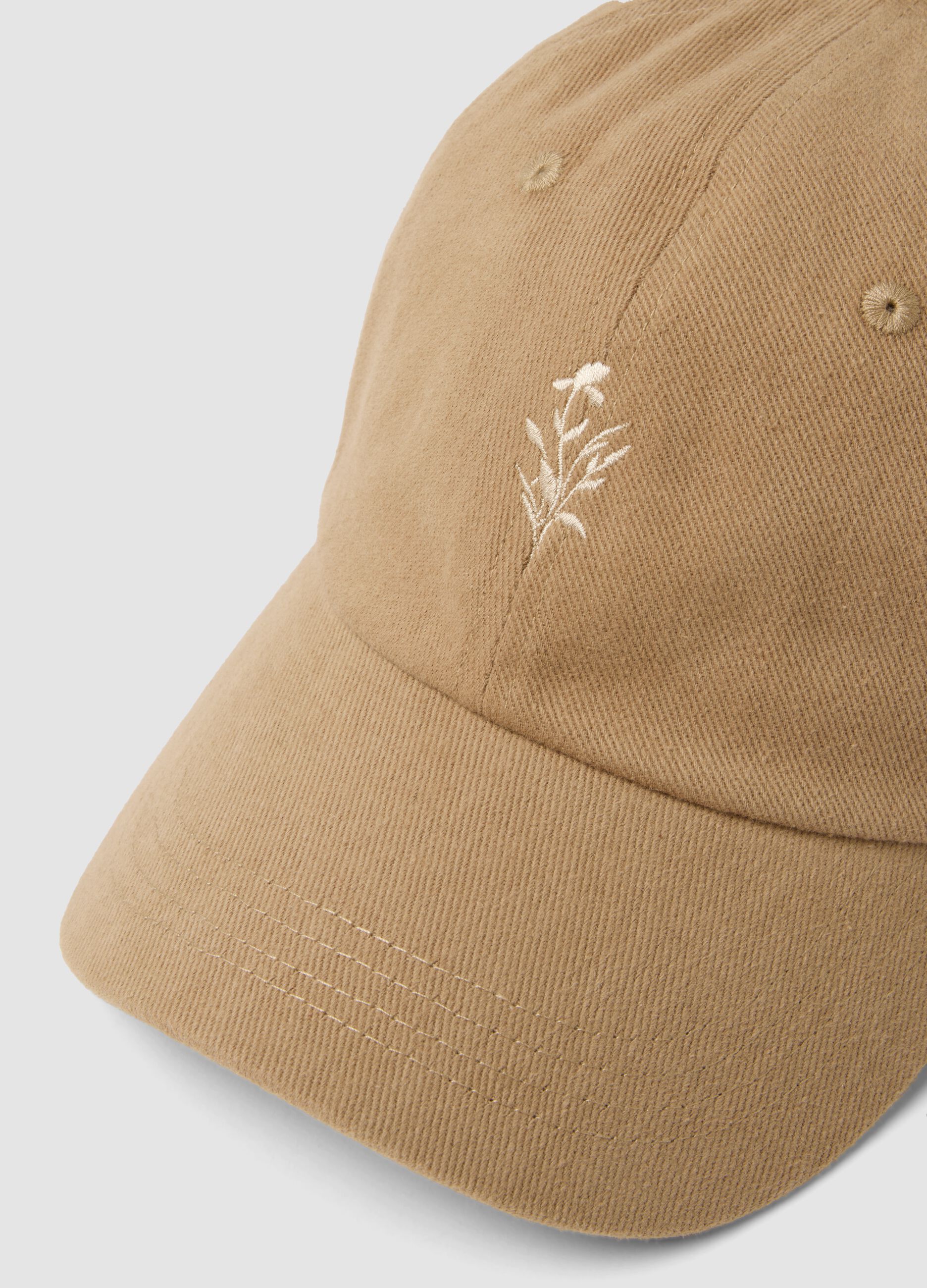 Beige pure cotton cap with embroidery