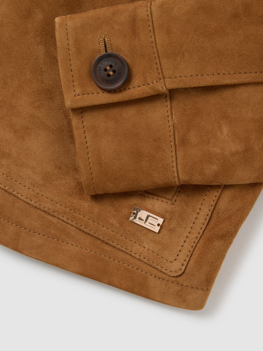 Genuine leather jacket with buttons and large pockets_5