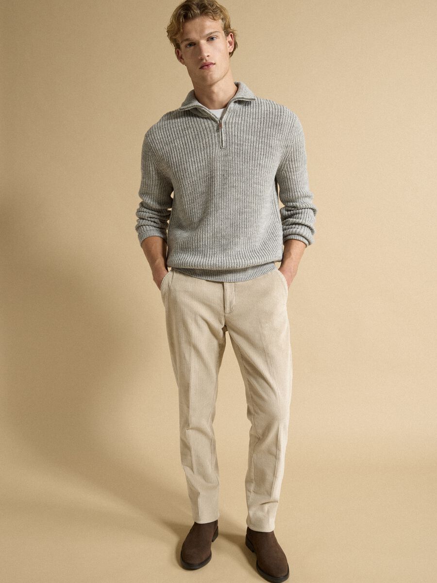 Maglia grigio chiaro in misto lana con colletto regular fit_2