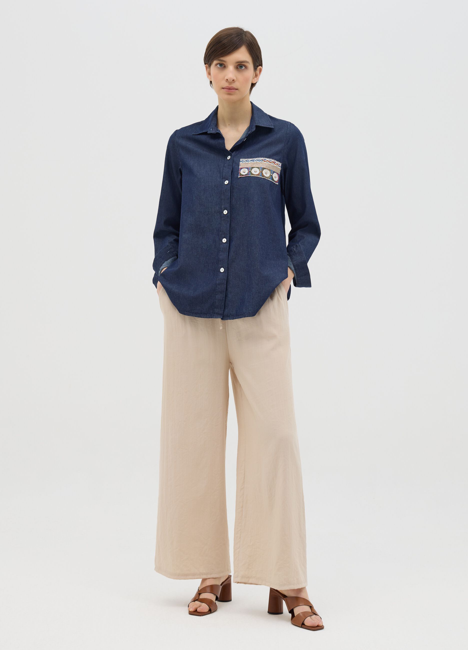 Camicia denim con patch di paillettes 