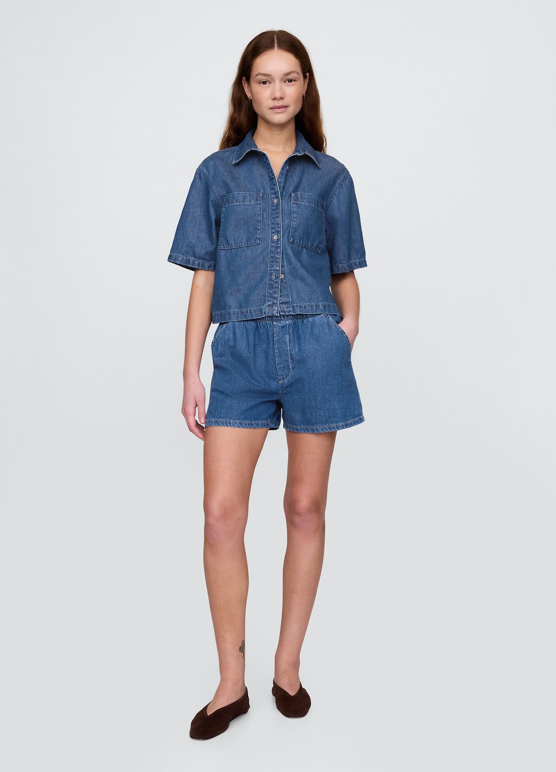 Denim shorts with elastic waistband