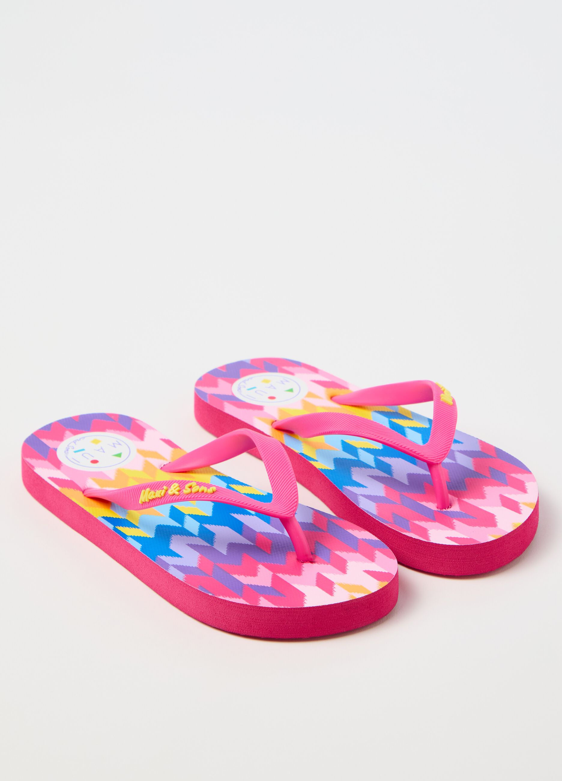 Thong sandals with print