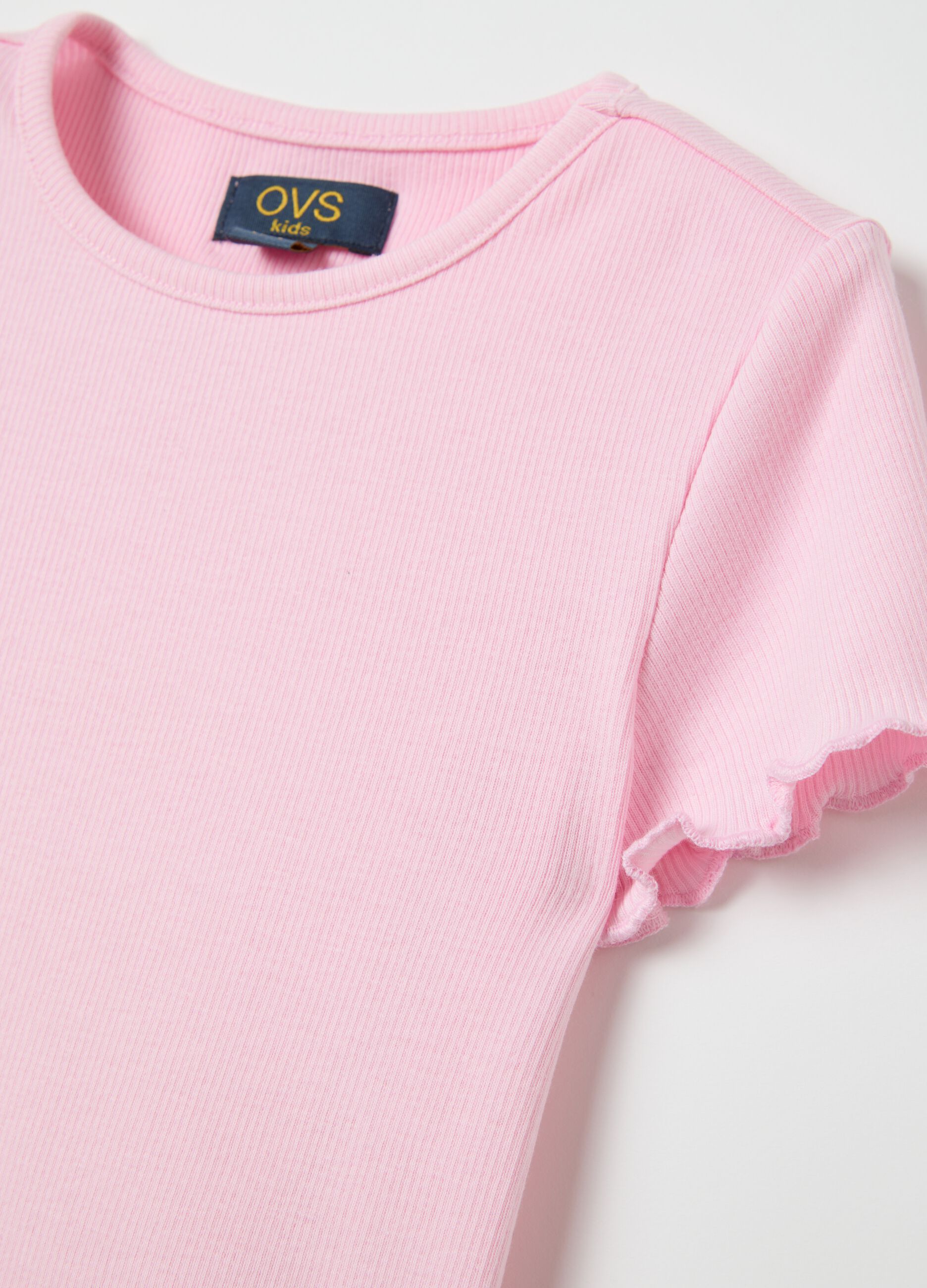 Pink ribbed T-shirt with wavy edging