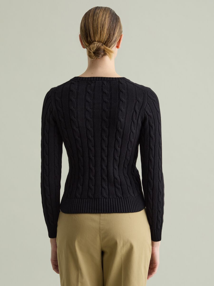 Ribbed pullover with cable-knit design_3