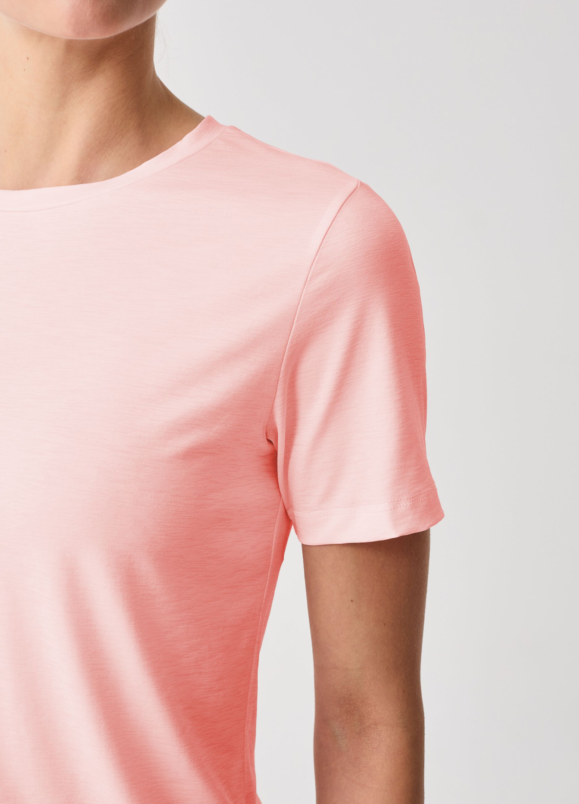 ALTAVIA STUDIO T-shirt in technical fabric