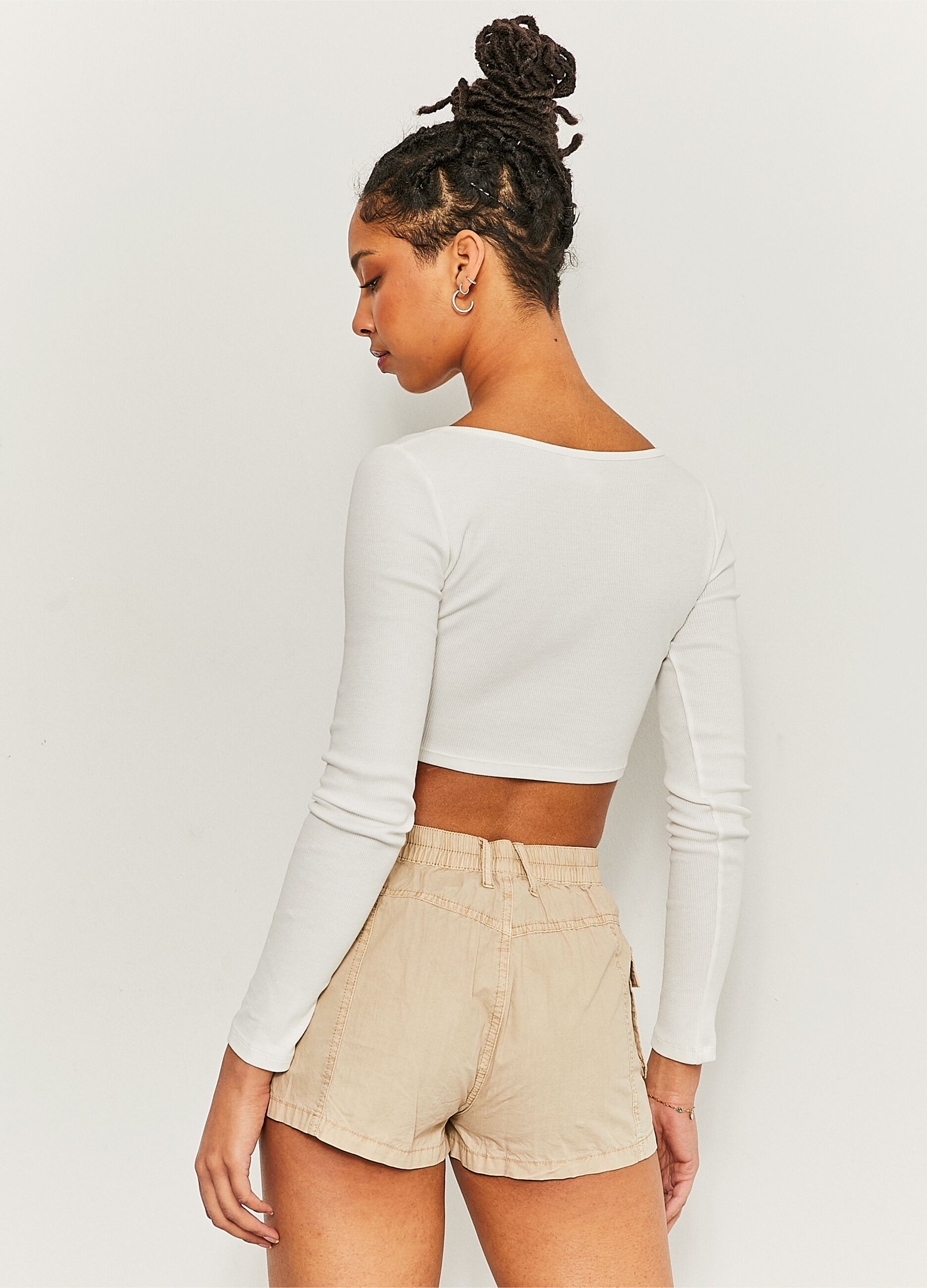 Cotton shorts with pockets