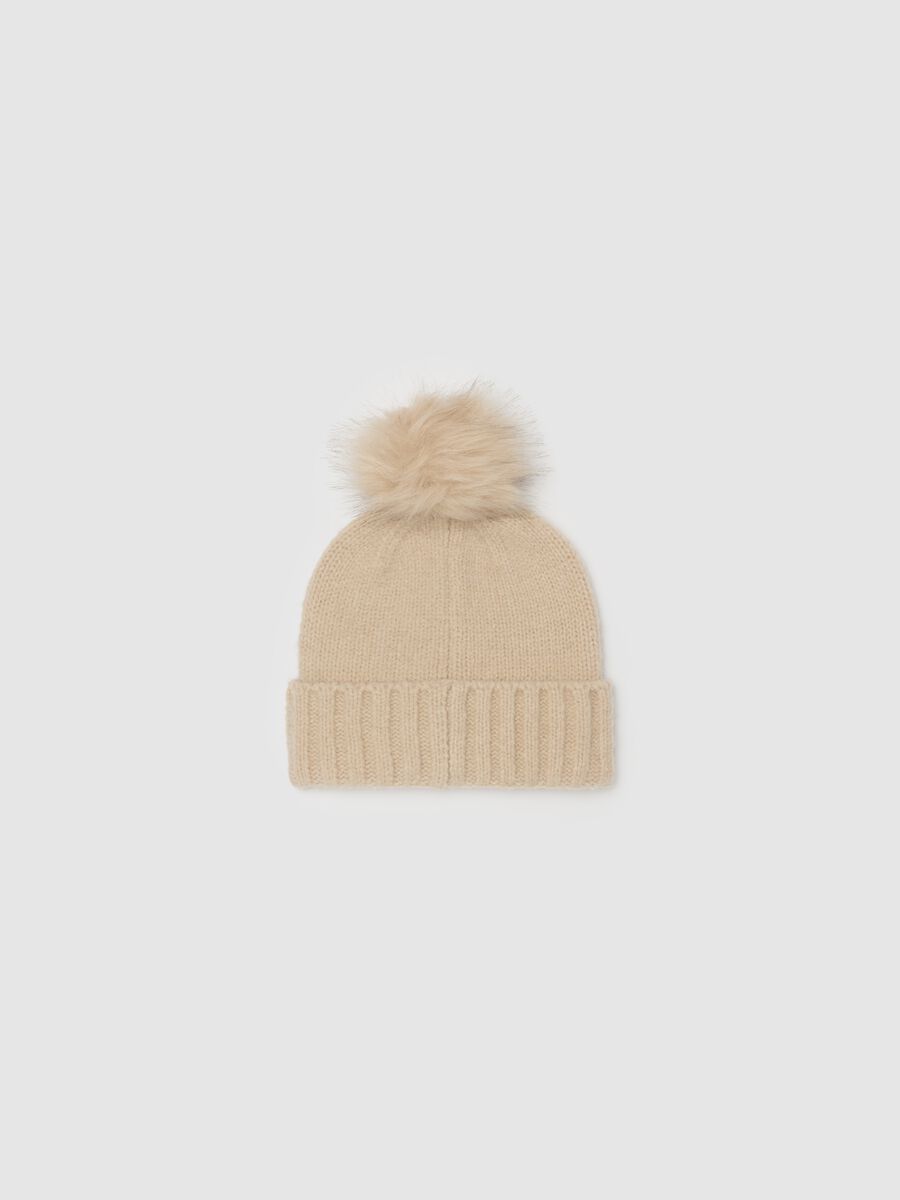 Hat with pompom and beads_1