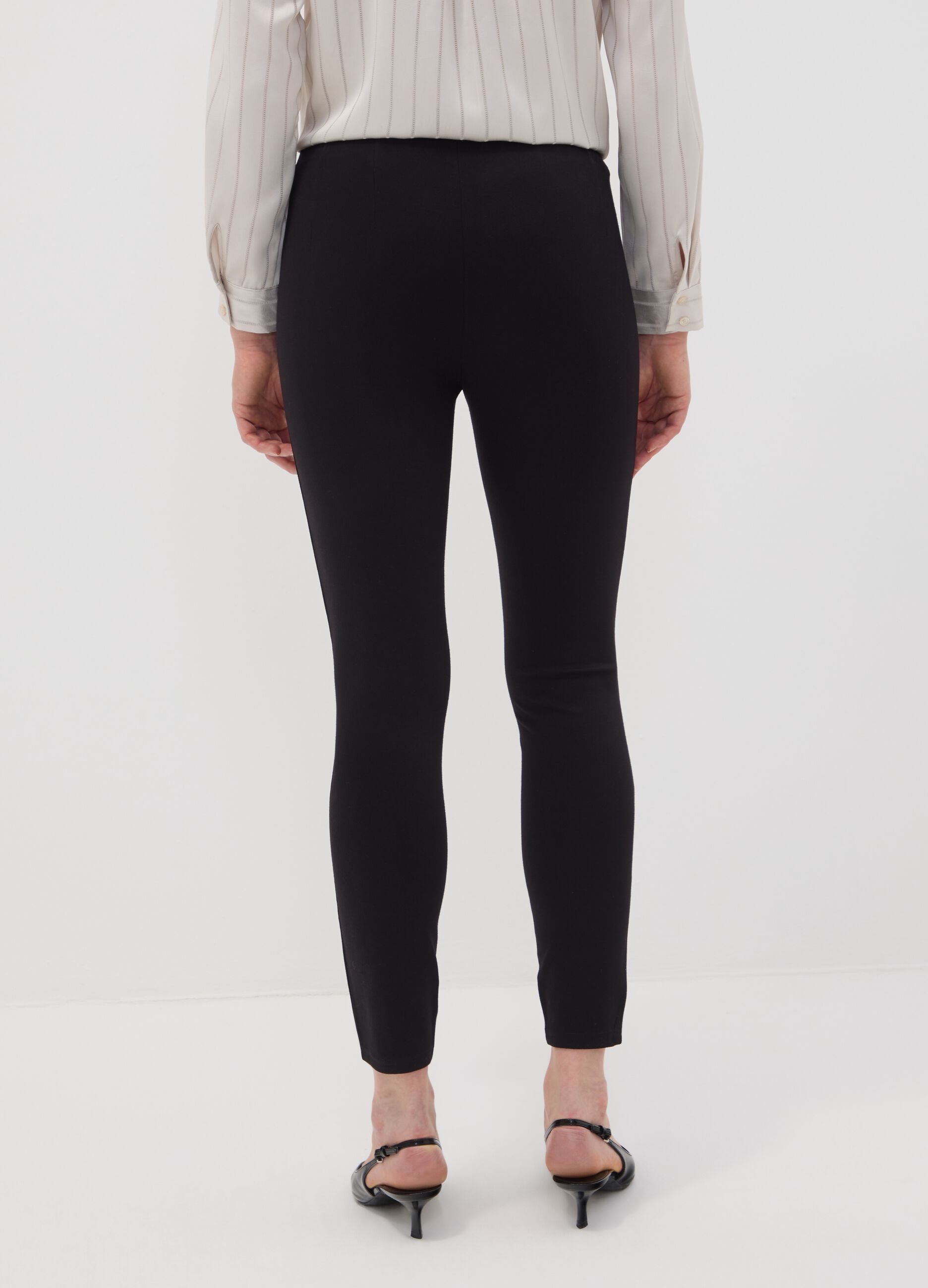 Leggings neri in punto Milano di viscosa elasticizzata slim fit