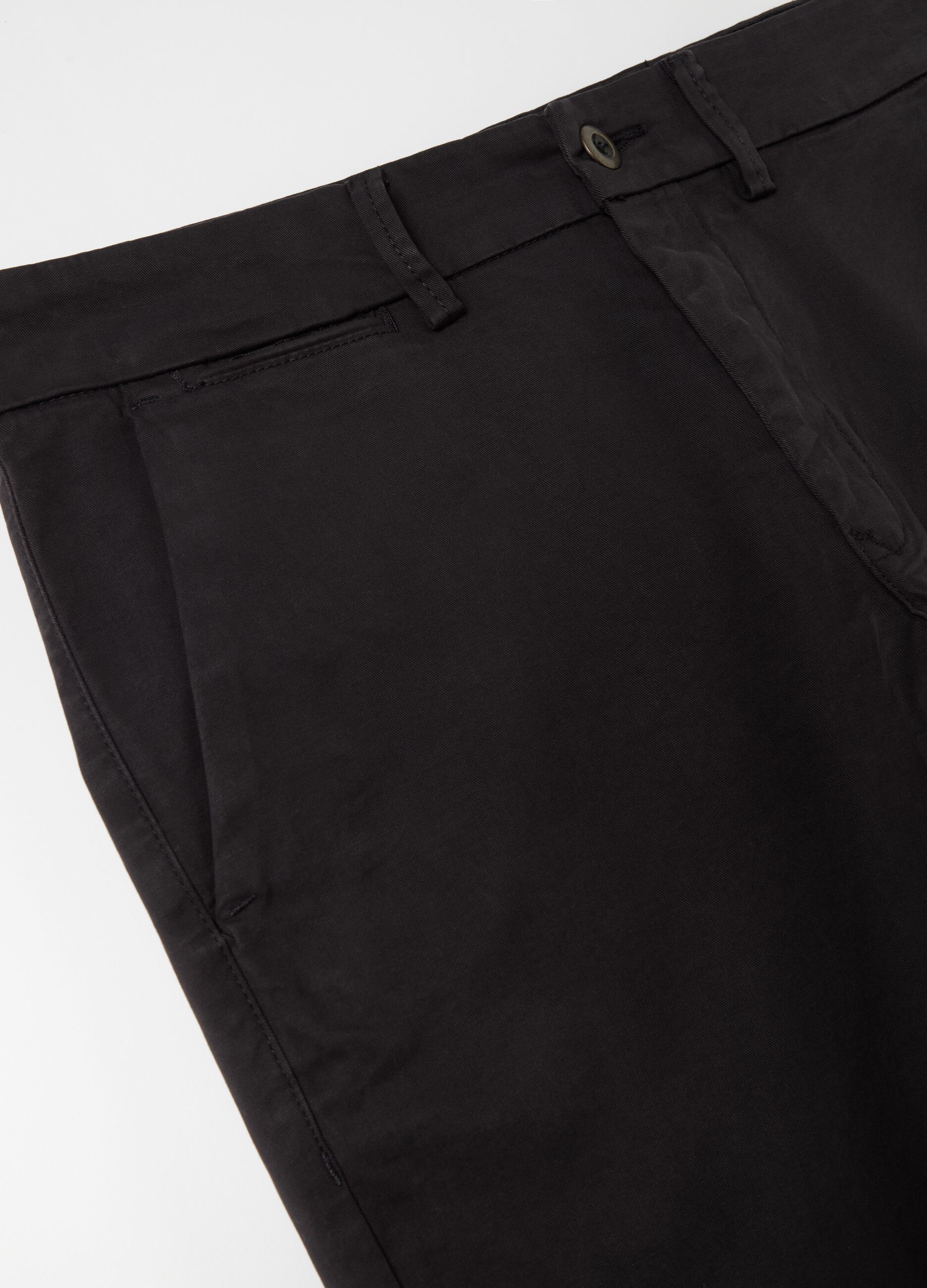 Solid colour stretch cotton chino trousers