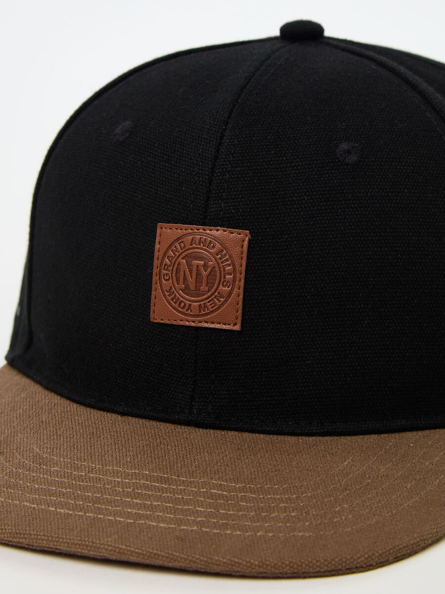 Baseball cap with patch_1